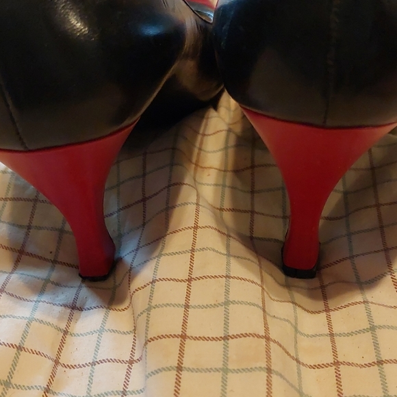 Shoes - Picture 10 of 10